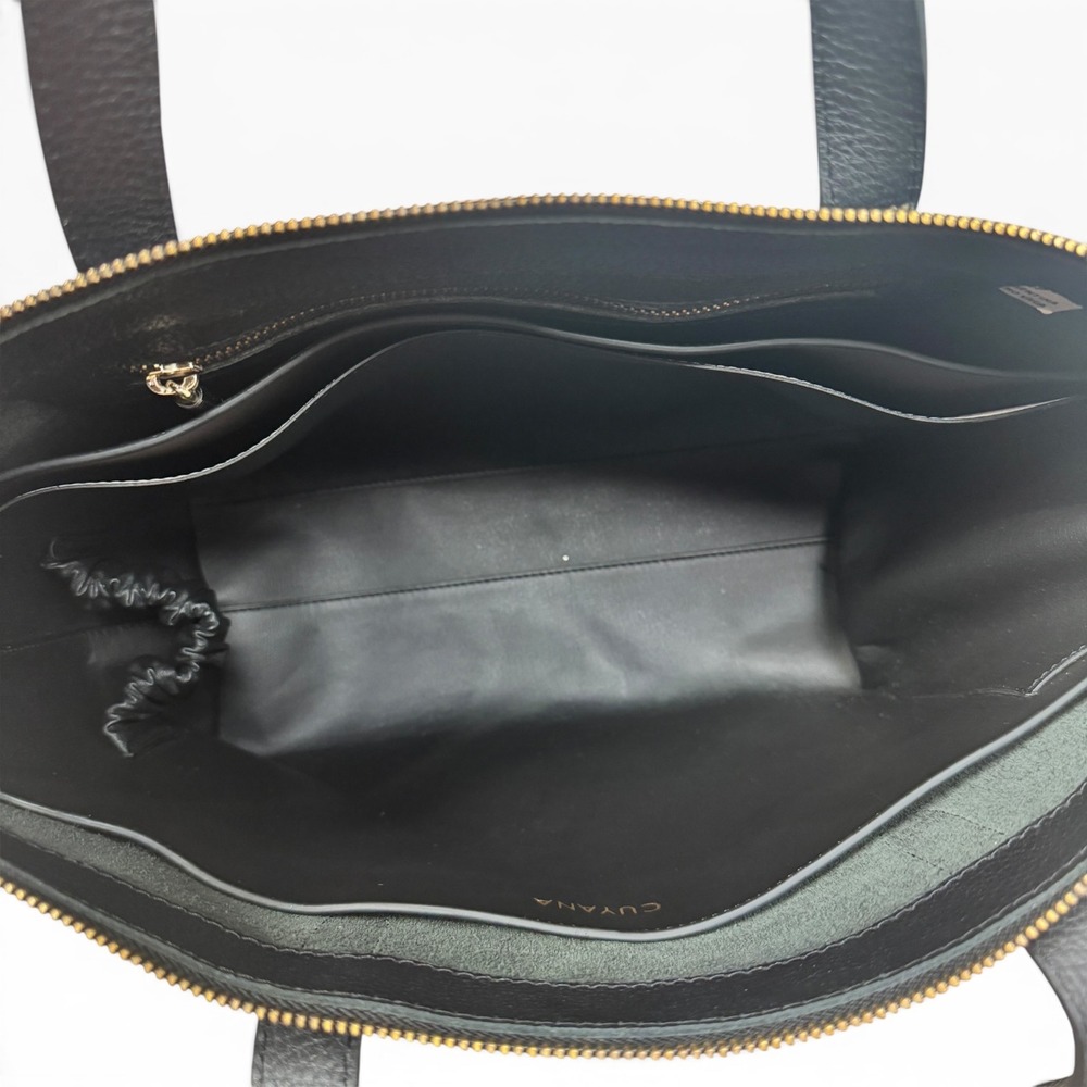 Cuyana Classic Zipper Tote Crossbody Stap and Organizer Black Pebbled Leather - Picture 4 of 13